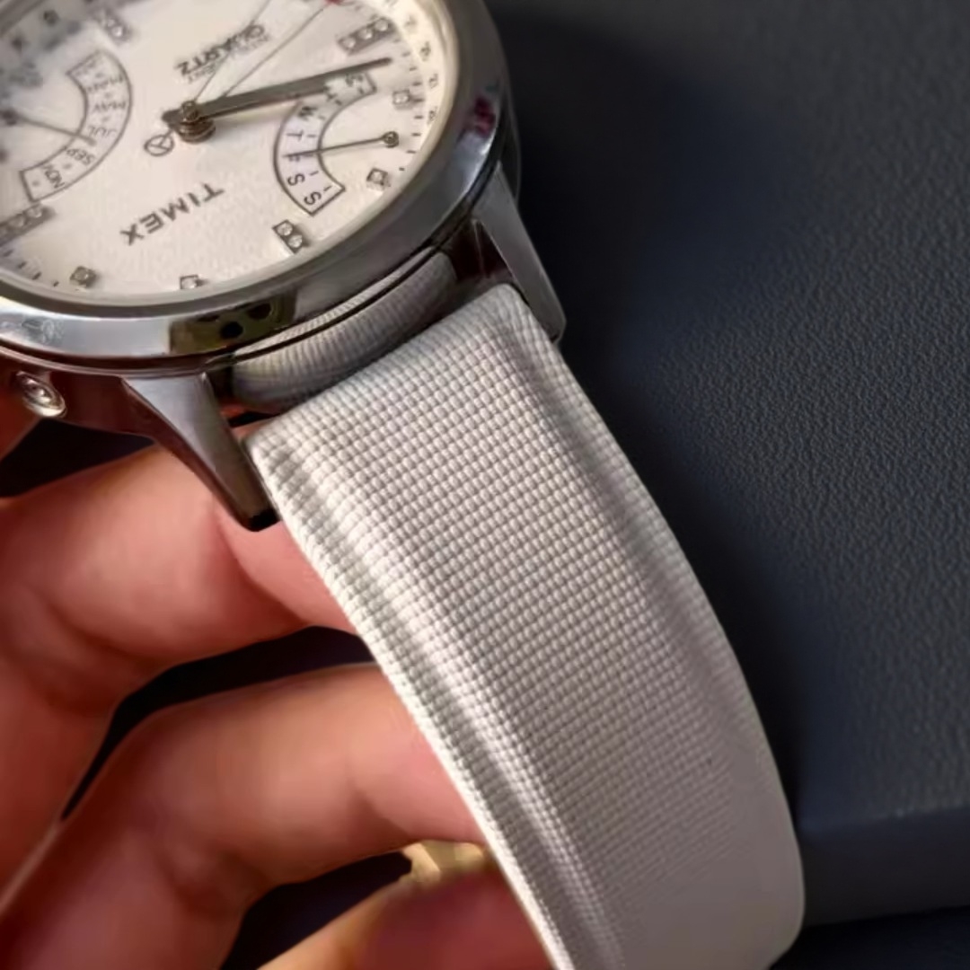 Correa de reloj de caucho FKM  - Cartier Watch Ballon Bleu reseña y precio